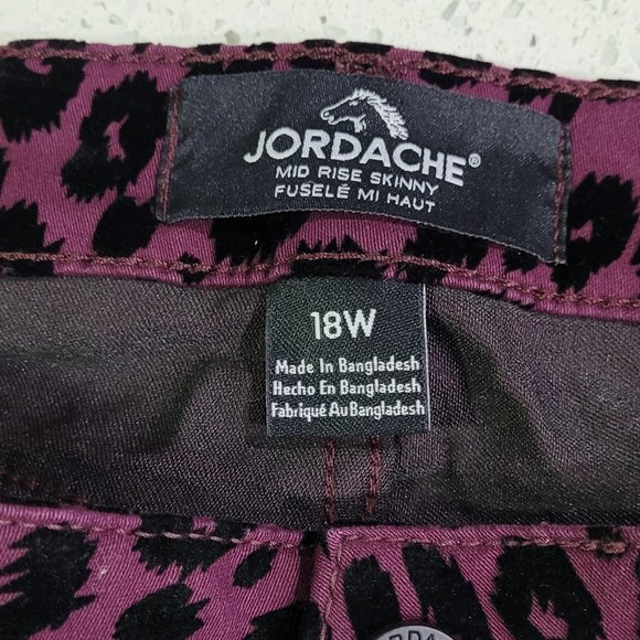 Jordache Skinny Mid rise Leopard Jeans - Picture 6 of 6